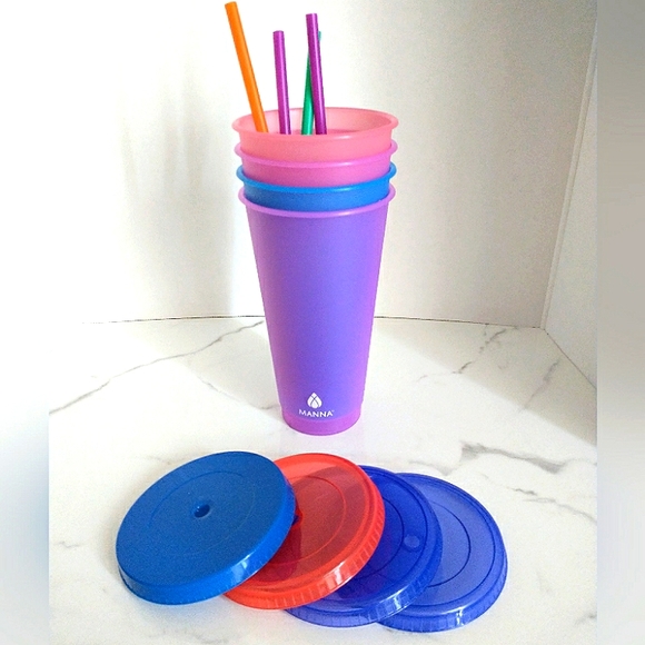 New 4 - 24oz. Color Changing Reusable Plastic Cold Cups W / Lids and Straws - Picture 1 of 3